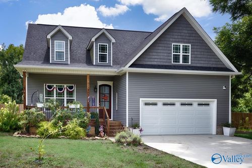 699 S Kyle St, Scottsboro, AL, 35768-2039 | Card Image