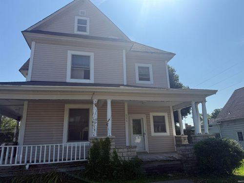 215 S High St, Hartford City, IN, 47348-2525 | Card Image