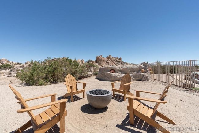 57388 Manzanita Dr, House other with 3 bedrooms, 3 bathrooms and 11 parking in Yucca Valley CA | Image 39