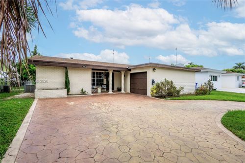 3821 E Lake Ter, Miramar, FL, 33023-4943 | Card Image