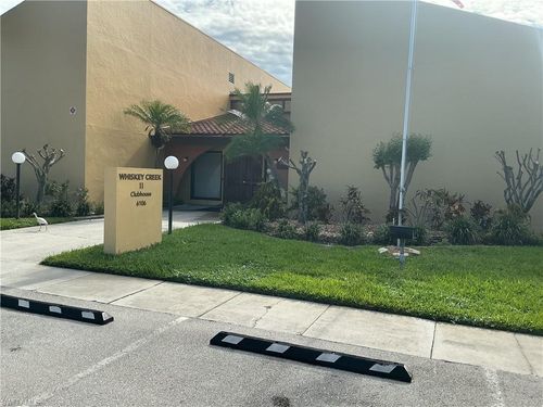 apt-526-6136 Whiskey Creek Dr, FORT MYERS, FL, 33919-8732 | Card Image