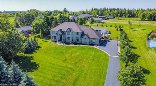 226 Shade St, New Hamburg, ON, N3A4J2 | Card Image