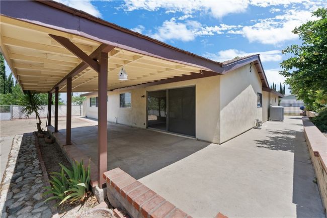 26111 Abdale St, House other with 4 bedrooms, 2 bathrooms and 2 parking in Newhall CA | Image 36