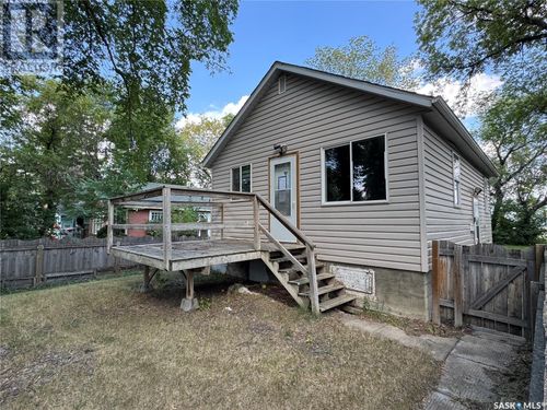 664 17th St W, Prince Albert, SK, S6V3Y3 | Card Image