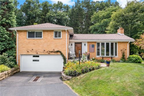 124 Oak Hills Mnr, Butler, PA, 16002-3938 | Card Image