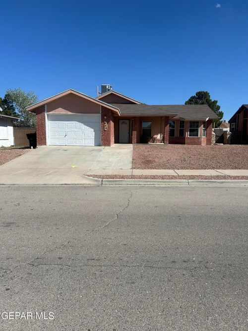 440 Katherine Dr, Horizon City, TX, 79928-6977 | Card Image