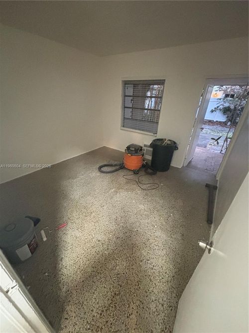apt-3-624 Ne 7th Ave, Fort Lauderdale, FL, 33304-4688 | Card Image