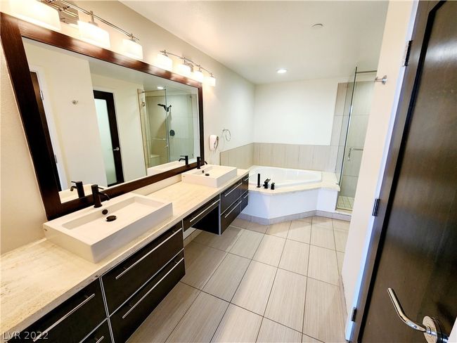 323 - 8925 W Flamingo Rd, Condo with 2 bedrooms, 2 bathrooms and null parking in Las Vegas NV | Image 11