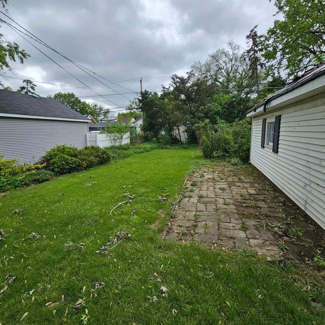 237 Pine St, House other with 2 bedrooms, 1 bathrooms and 1 parking in Villa Park IL | Image 4