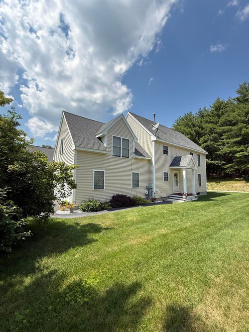 68 Barbara Ln, Hudson, NH, 03051-3770 | Card Image