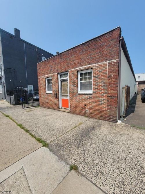 31 Belmont Ave, Belleville, NJ, 07109-1013 | Card Image