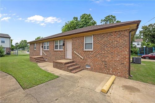 1557 Hemlock St, Norfolk, VA, 23502-1517 | Card Image