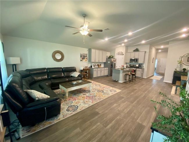 1088 Harwell Loop, House other with 3 bedrooms, 2 bathrooms and 2 parking in Kyle TX | Image 6