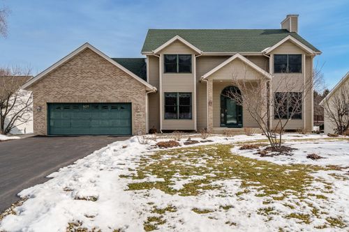 9293 Forest Ridge Dr, Roscoe, IL, 61073-8296 | Card Image