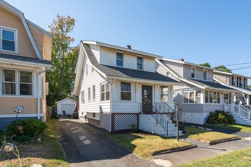 102 Henry St, East Haven, CT, 06512-4757 | Card Image