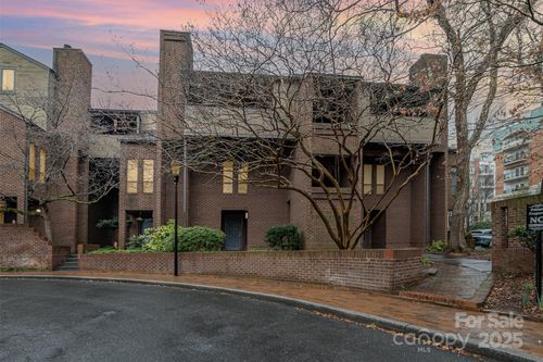 12f-421 N Church St, Charlotte, NC, 28202-2155 | Card Image