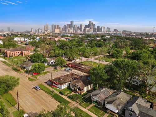 3229 Mcgowen St, Houston, TX, 77004-2005 | Card Image