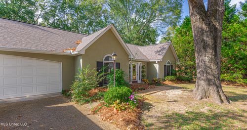225 Waverly Pl, Ridgeland, MS, 39157-2838 | Card Image