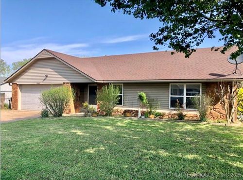 5444 Woodland Rd, Bartlesville, OK, 74006-7815 | Card Image