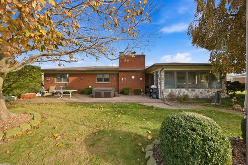 38151 Seaway Ct, Harrison Township, MI, 48045-2765 | Card Image