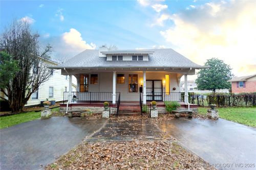 211 State St, Wagoner, OK, 74467-4433 | Card Image