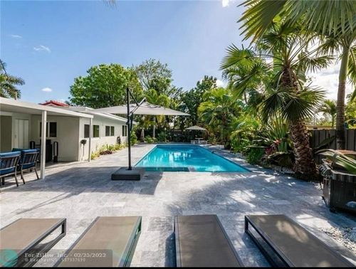 2633 Ne 3rd Ave, Wilton Manors, FL, 33334-2001 | Card Image
