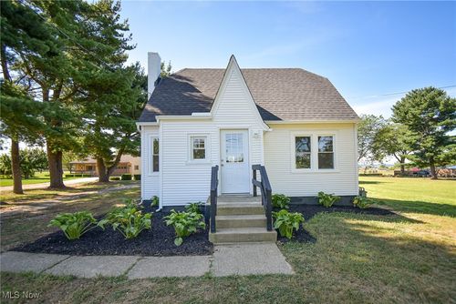 464 W Sunset Dr, Rittman, OH, 44270-1047 | Card Image