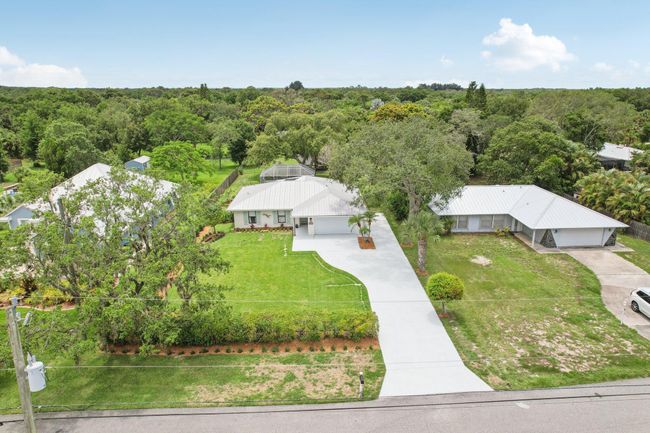 9830 Oak Trl, House other with 3 bedrooms, 3 bathrooms and null parking in Sebastian FL | Image 29