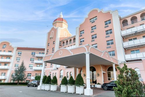 apt-6r-2 Richmond Rd, Lido Beach, NY, 11561-4854 | Card Image