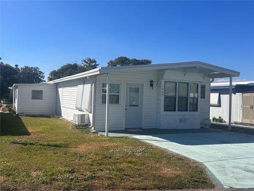 7045 Fairview Village Cir, WINTER HAVEN, FL, 33881-8243 | Card Image