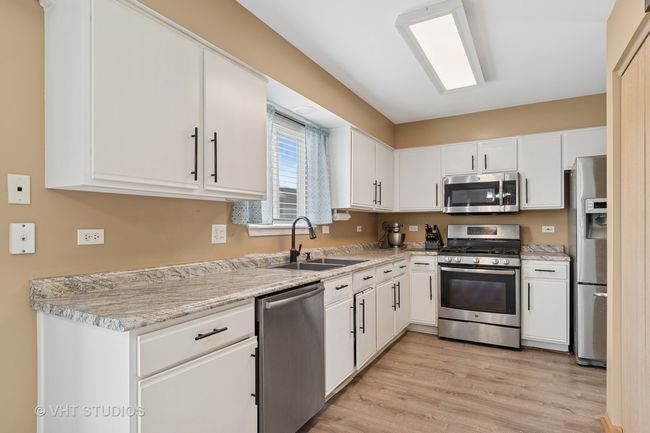 2477 Smithfield Ct, House other with 3 bedrooms, 3 bathrooms and 2 parking in Aurora IL | Image 6