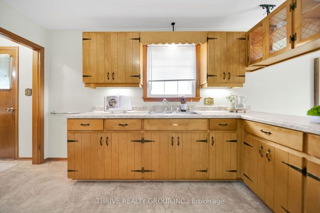 4036 Elgin Rd, House other with 3 bedrooms, 2 bathrooms and 8 parking in Mossley ON | Image 13