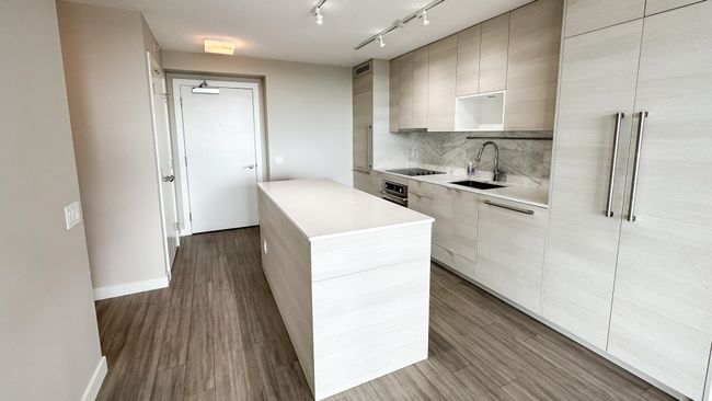 2101 - 13398 104 Avenue, Condo with 1 bedrooms, 1 bathrooms and 1 parking in Surrey BC | Image 9