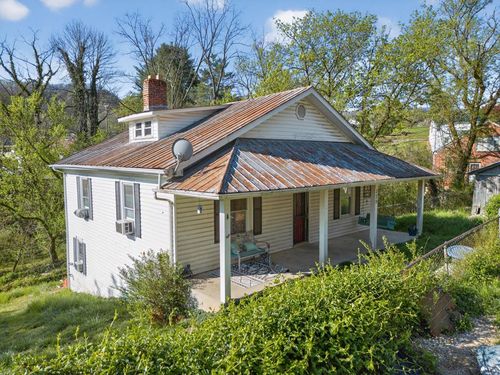 329 Fir Street, Gate City, VA, 24251 | Card Image