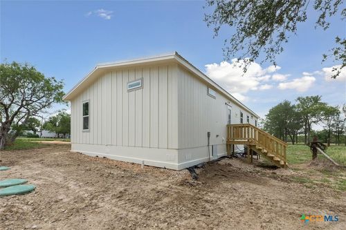 965 Roosevelt Rd, Luling, TX, 78648-3602 | Card Image