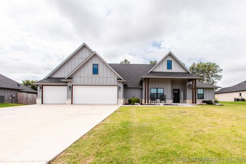 2429 Union St, Collinsville, OK, 74021-1734 | Card Image