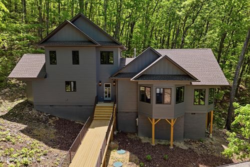 460 Norton Xing, Maryville, TN, 37803-2576 | Card Image