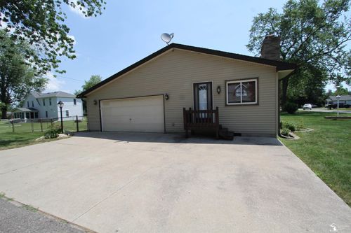 2911 5th St, Monroe, MI, 48162-4344 | Card Image