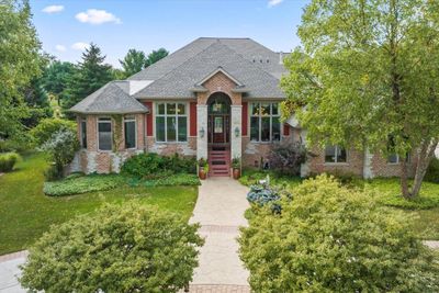 847 Burr Oak Lane, House other with 5 bedrooms, 4 bathrooms and null parking in SUMMIT WI | Image 2