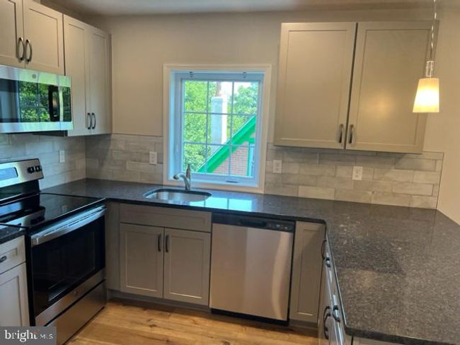 UNIT-4 - 215 E Linden St, Condo with 2 bedrooms, 1 bathrooms and null parking in KENNETT SQUARE PA | Image 17