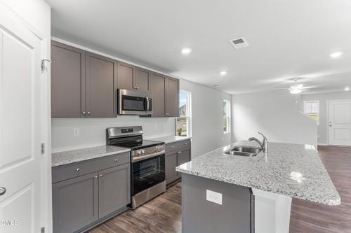 223 Shiloh Woods Cir, Smithfield, NC, 27577-6659 | Card Image