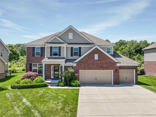 2050 Findley Cir, Lake Orion, MI, 48360-1253 | Card Image