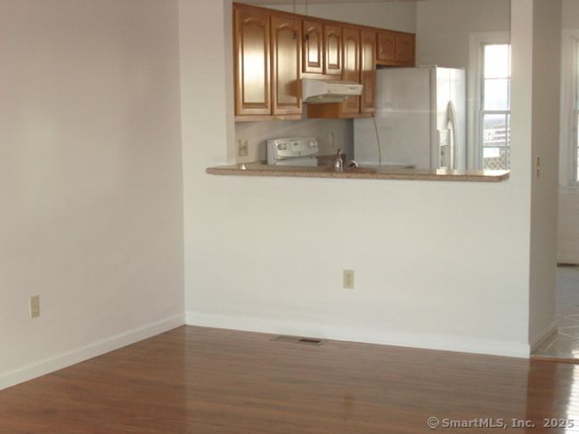 UNIT-17-6 - 55 Mill Plain Rd, Condo with 3 bedrooms, 3 bathrooms and 1 parking in Danbury CT | Image 5