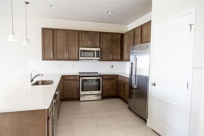 KITCHEN OPEN FLOORPLAN | Image 2