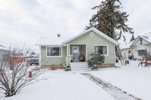 4716 51 St, Stettler, AB, T4K2L0 | Card Image