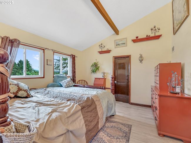 Primary Bedroom-Upper | Image 22