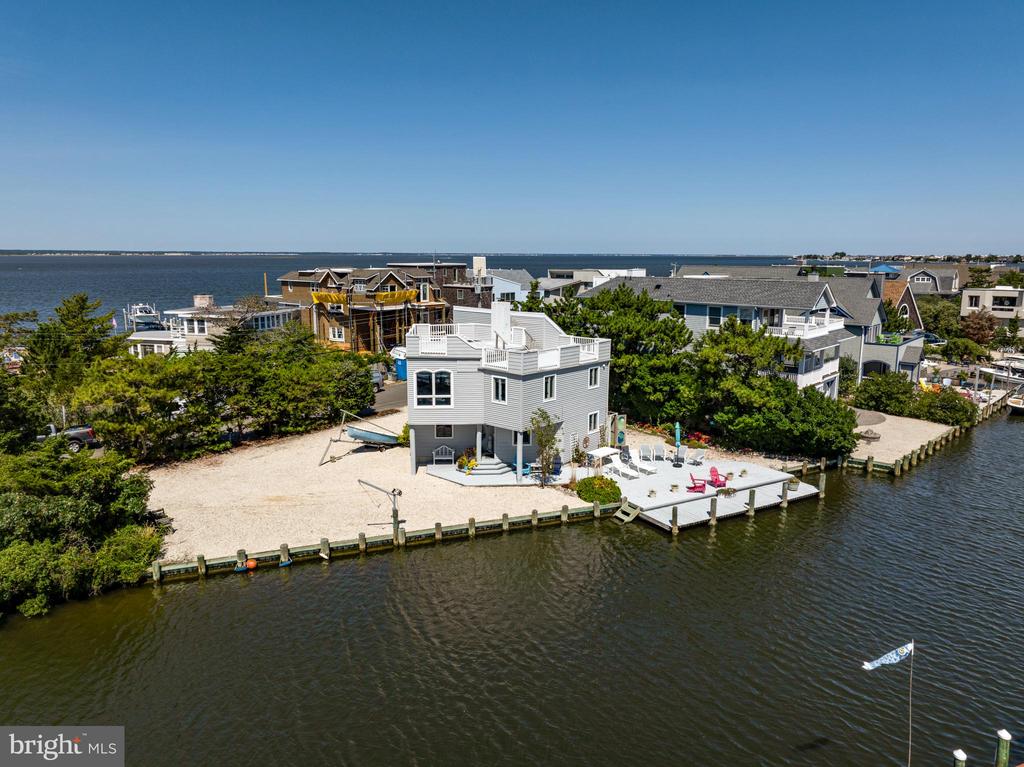 Bay Ter, Harvey Cedars, NJ 08008