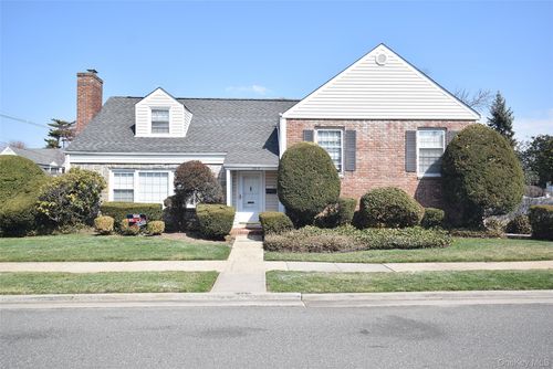 283 Princeton Rd, Rockville Centre, NY, 11570-2235 | Card Image