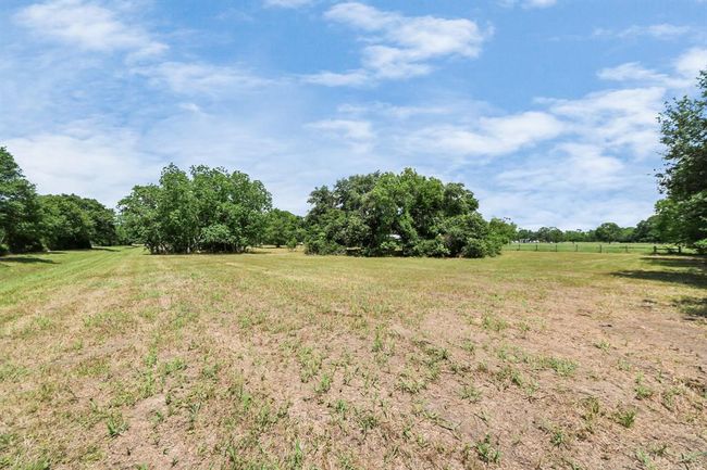 Surrounded by nature on 5.5 acres, there’s room to breathe, roam, and live the country life you’ve dreamed of. | Image 37