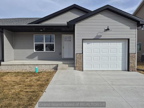 1423 Peach St, Grand Island, NE, 68801-7516 | Card Image